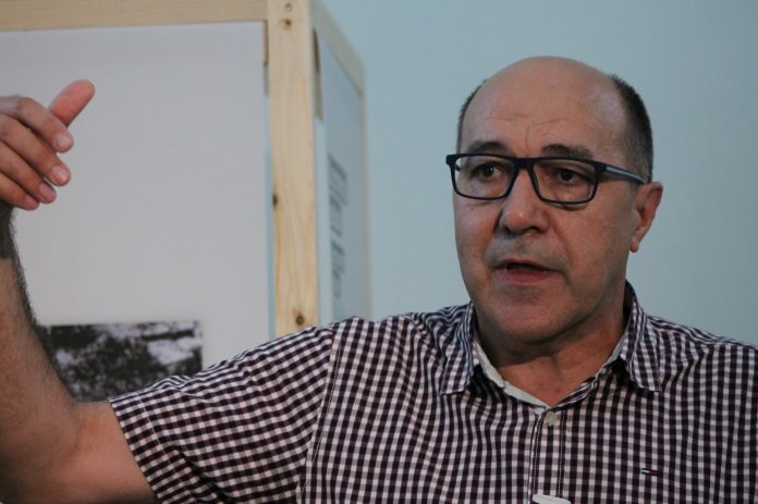 Enrique González, arqueólogo municipal de Lugo, comisiona a exposición do Vello Cárcere 'Desenterrar o Pasado' | Óscar Bernárdez