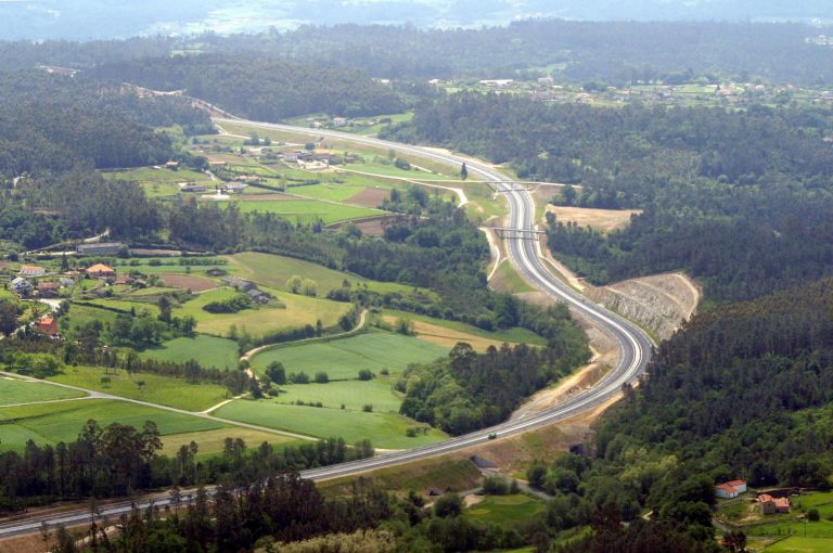 A Xunta despexa 1.490 quilómetros de estradas en Lugo