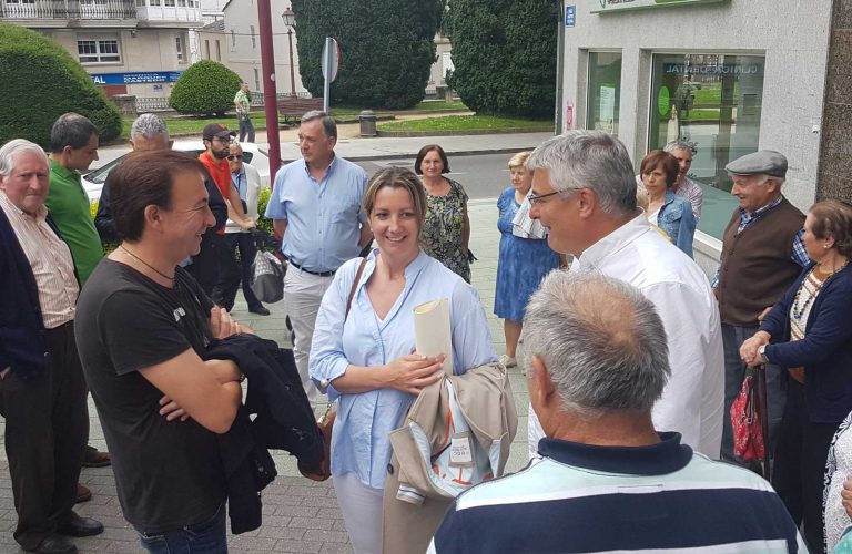 Reunión da alcaldesa de Lugo, Lara Méndez, cos veciños de San Roque | Concello de Lugo
