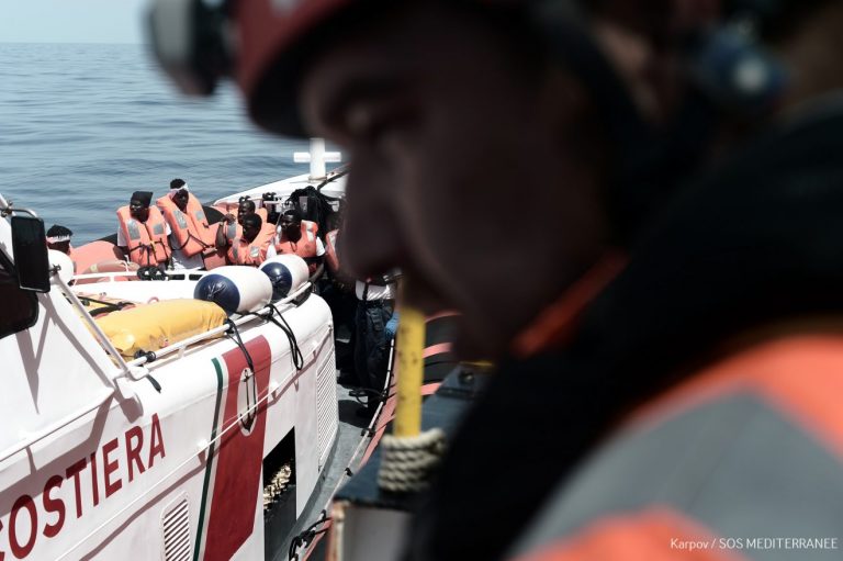 Lugo ofrécese a acoller aos migrantes do Aquarius