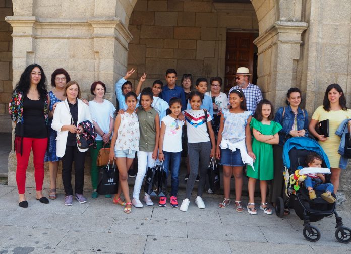 Ana Abelleira recibe no Concello aos nove nenos e nenas saharauis do programa Vacacións en Paz | Concello de Lugo