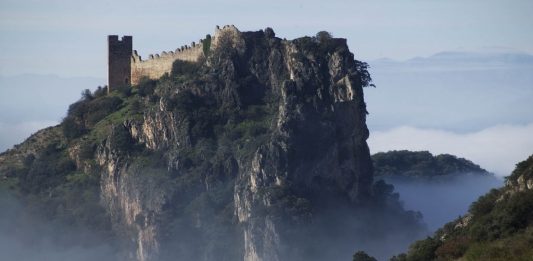 Castelo de Cornatel, en Priaranza do Bierzo | Fundación Santa María La Real