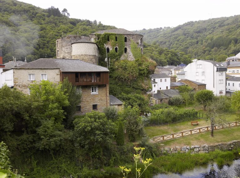 Un home perdeu a vida no termo municipal de Navia de Suarna mentres talaba no monte | Turismo de Galicia