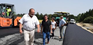 O vicepresidente da Deputación e responsable de Vías e Obras, Argelio Fernández Queipo, supervisou este luns o remate das obras de mellora dos accesos á área recreativa do Chamoso, no Corgo | Deputación de Lugo