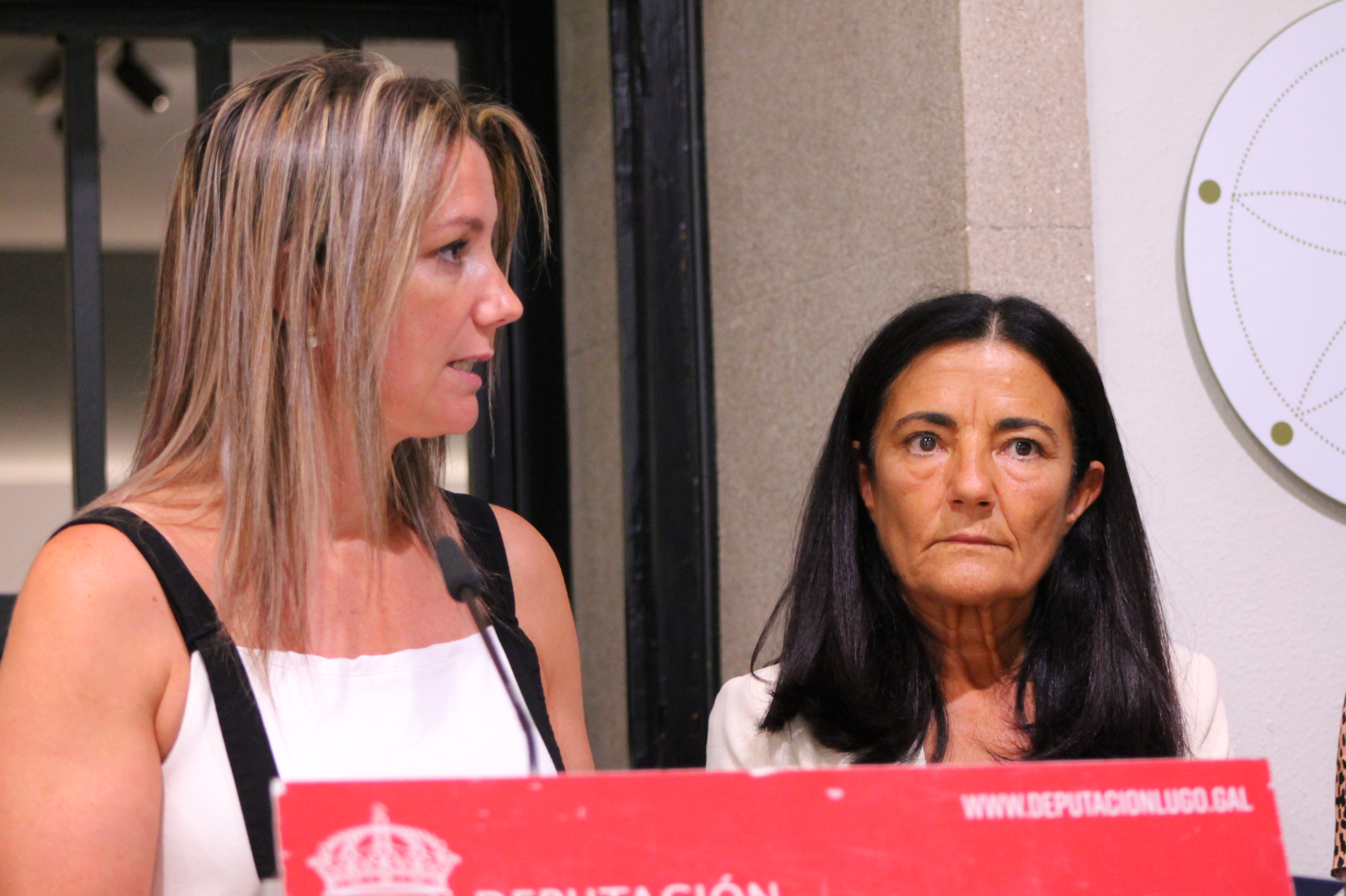 A alcaldesa, Lara Méndez, e a subdelegada do Goberno en Lugo, Isabel Rodríguez López | Óscar Bernárdez