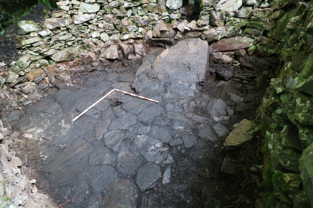Campaña arqueolóxica Cidade Da Selva, en Carballeda de Valdeorras, onde as guerrillas contruíron tres chozos | Cedida