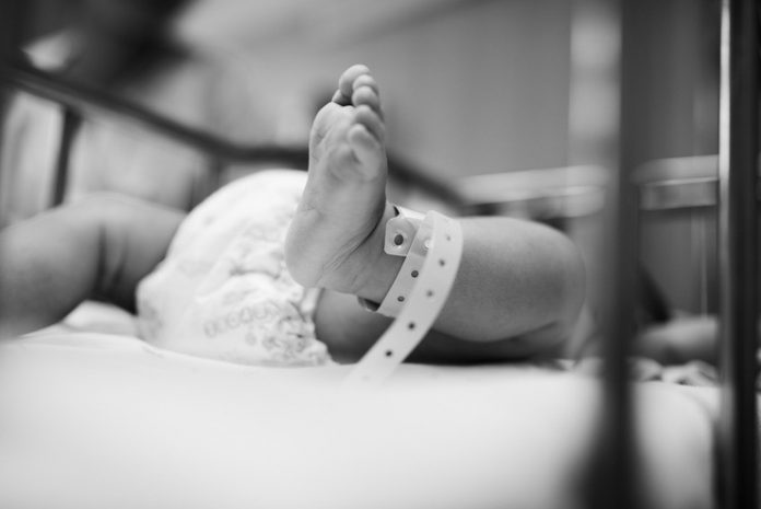 Bebé no hospital Unicap - Hilando Vidas