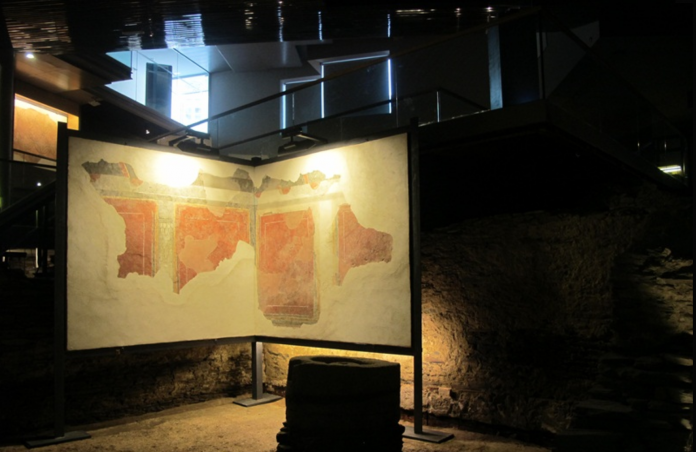 Interior do Museo Universitario A Domus do Mitreo de Lugo | Lugo Accesible