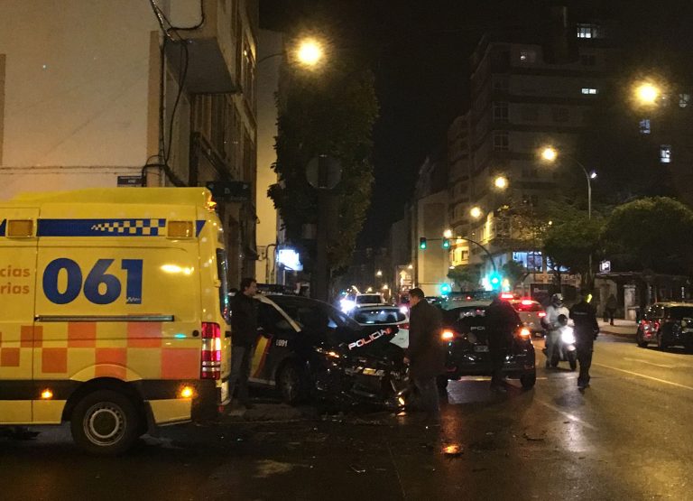 Accidente da Policía Nacional na Avenida da Coruña