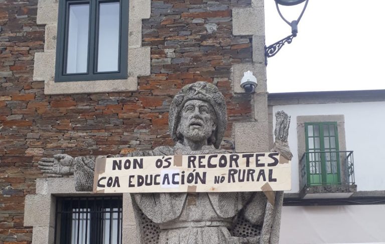 Protesta contra os recortes no ensino no CEIP Virxe da Luz de Portomarín