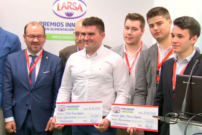 Pablo Fraga Gontán foi o primeiro premio de Innovación Saudable Larsa Impulsando Galicia mercé á reinvención do leite con castañas | CRTVG