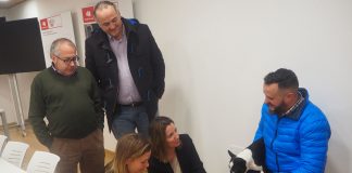 A deputada provincial de Cultura, Pilar García Porto, e a alcaldesa de Lugo, Lara Méndez, con dous dos participantes nas probas caninas Agility | Concello de Lugo