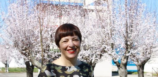Helena González, creadora de Bisagras de Papel, a empresa lucense especializada en xenealoxía | Óscar Bernárdez