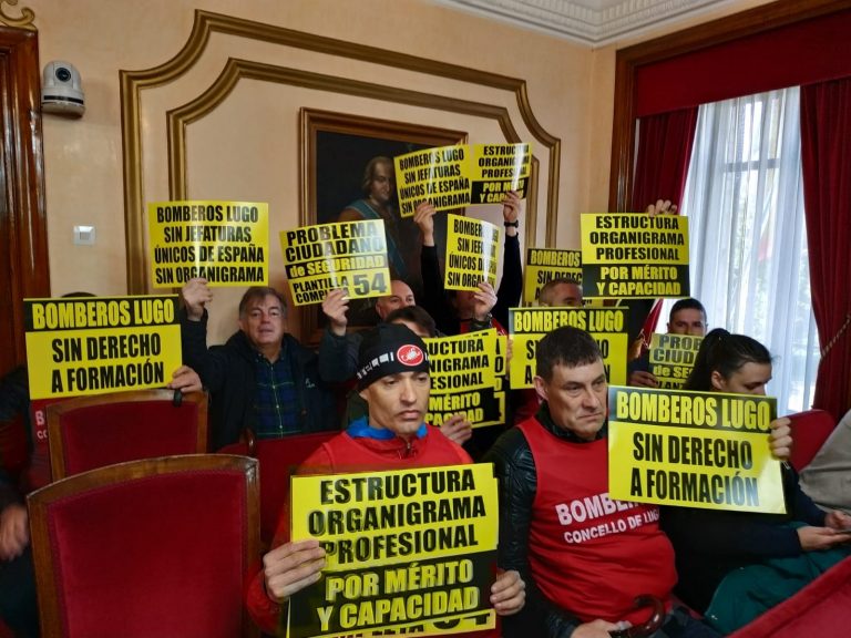 Os bombeiros de Lugo protestan no pleno para reclamar máis efectivos e denuncian “situación caótica”