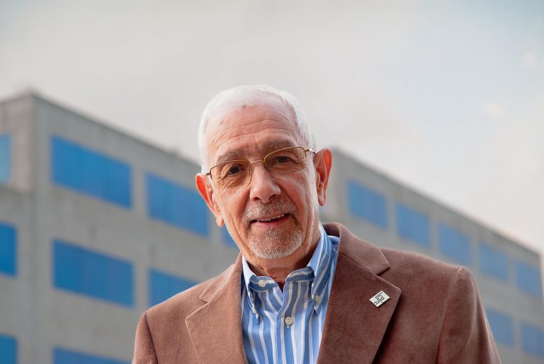 Unha gran homenaxe ao escritor lucense Paco Martín: unha biblioteca e centro social levarán o seu nome