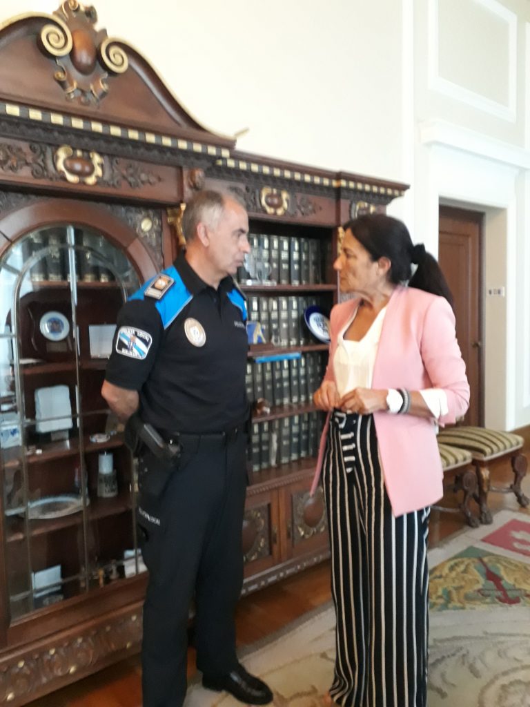 A subdelegada do Goberno recibe a visita do novo xefe da Policía Local