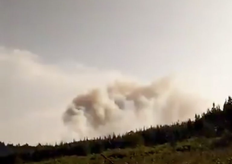 Activo un incendio en Begonte que se suma á vaga de incendios da fin de semana en Galicia