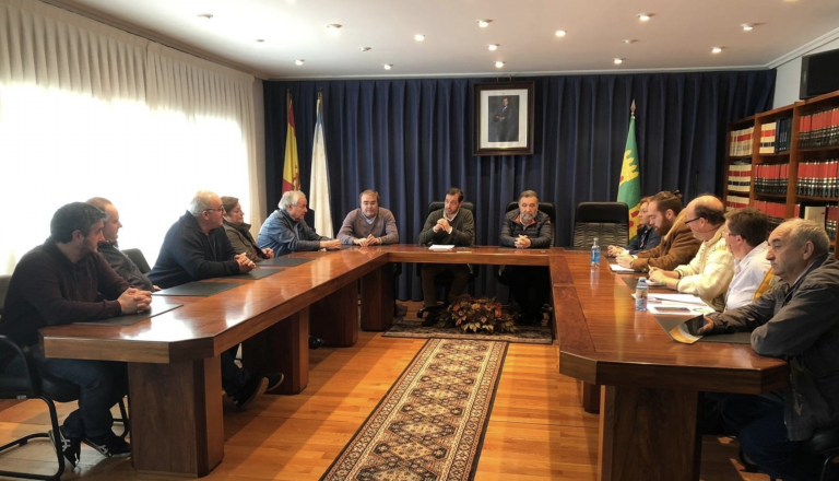 Alcaldes do PP e PSOE da Terra Chá únense contra os proxectos mineiros de Erimsa na comarca