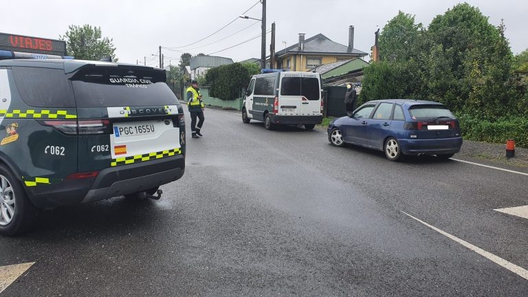 Interceptan en tan só 25 minutos dous condutores sen carné