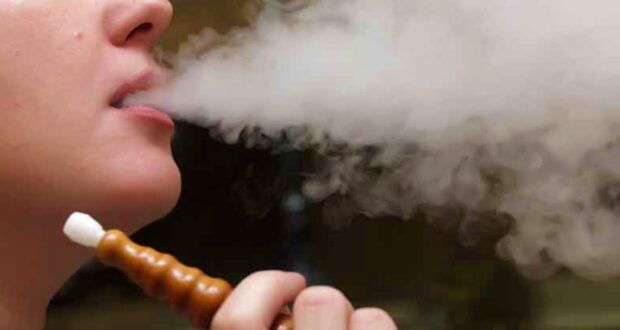 Cinco denuncias por compartir unha cachimba para fumar nun local de hostalaría de Lugo
