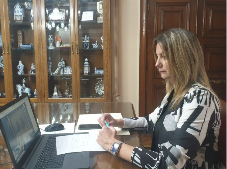 Lara Méndez pide “implicación” cidadá para reverter os “malos” datos da pandemia