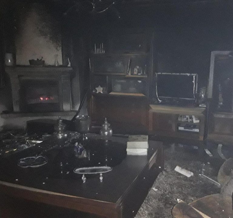 Extinguen un incendio nunha vivenda en Lugo que deixa danos materiais pero ningunha persoa ferida