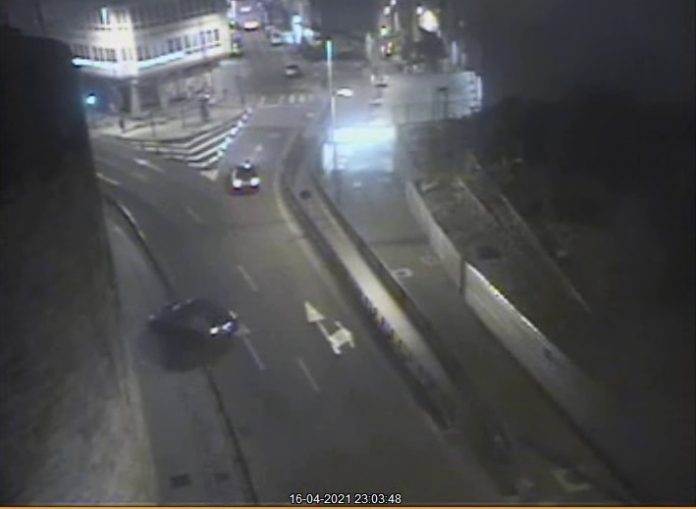 Imaxes difundidas pola Policía Local de Lugo dun vehículo que circulaba de forma temeraria pola cidade.. POLICÍA LOCAL DE LUGO