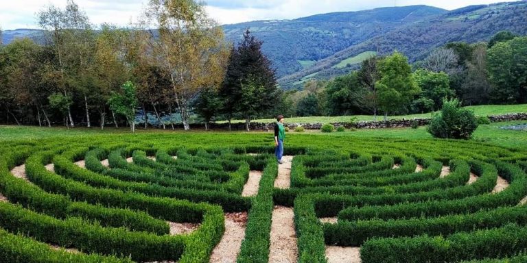 Lembrando o xardín do labirinto de Laura Dennet no Cebreiro