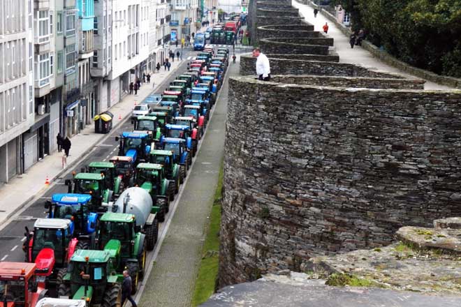 Os gandeiros galegos mobilízanse en Lugo para denunciar a situación “crítica” das granxas