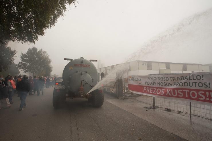 Os gandeiros protestan en Vilalba contra os prezos do leite “máis baixos de Europa”