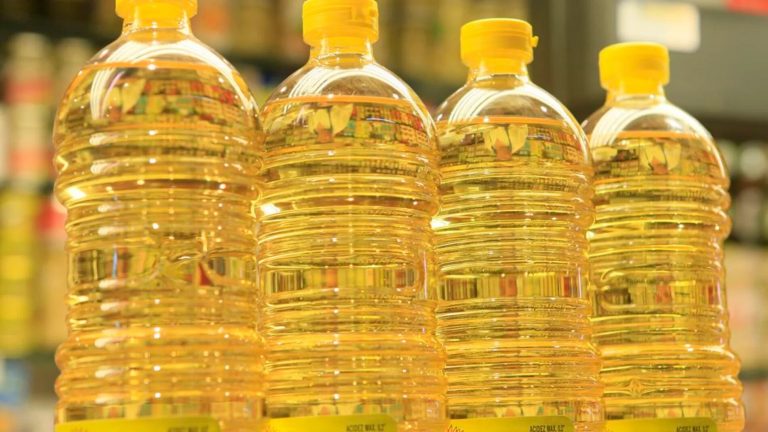 O prezo do aceite de xirasol dispárase ante a caída das reservas