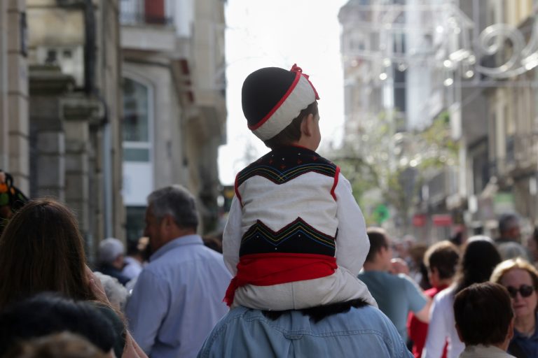 Lugo homenaxea o traxe tradicional e a Rosalía de Castro no ‘Domingo das Mozas’