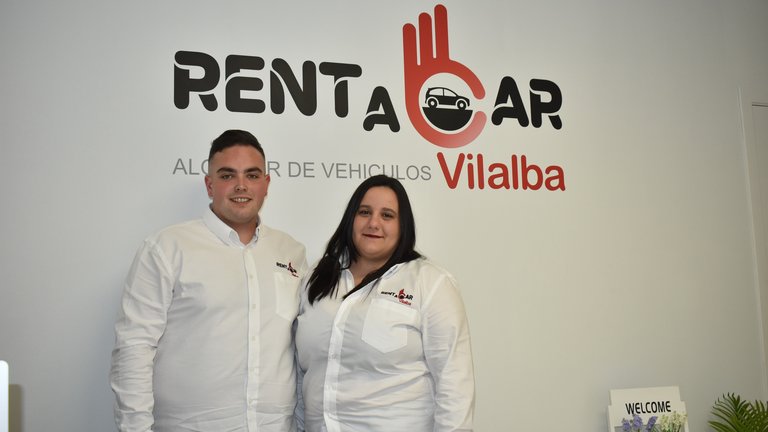 Tania e Nicolás, a paixón polo motor proxectada en ‘Rent a Car Vilalba’