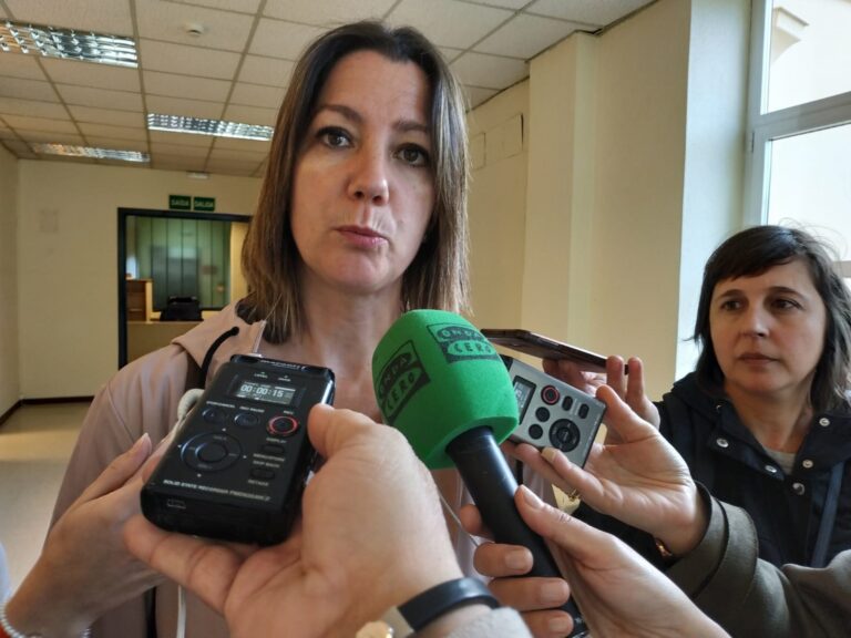 Lara Méndez afirma que os anónimos contra Besteiro causaron tamén “un dano irreparable a Lugo” e culpa a Candia