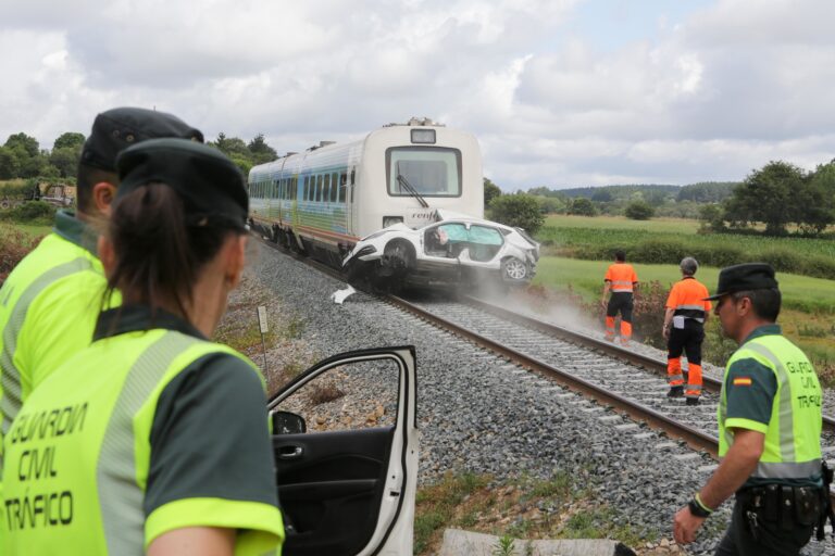 O terceiro ocupante do vehículo arrastrado por un tren en Lugo xa está en planta