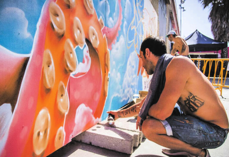 Yoe33, Manuel Pallín, pintando nun festival (Foto: Yoe33)