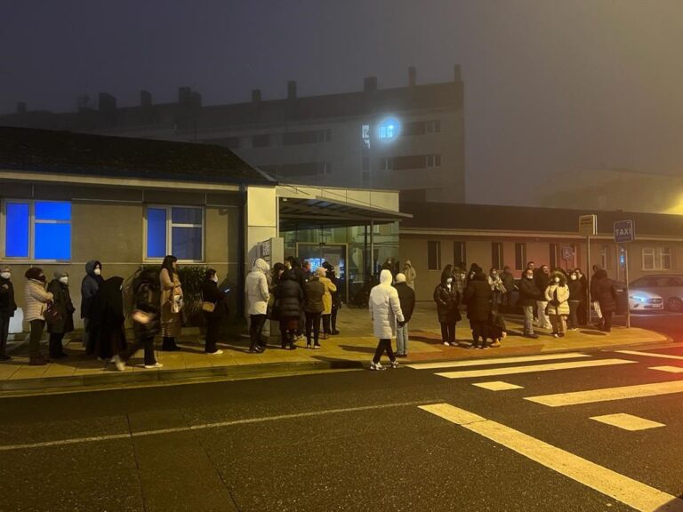 As fechaduras de varios centros de saúde e colexios de Lugo amencen bloqueadas á primeira hora da mañá