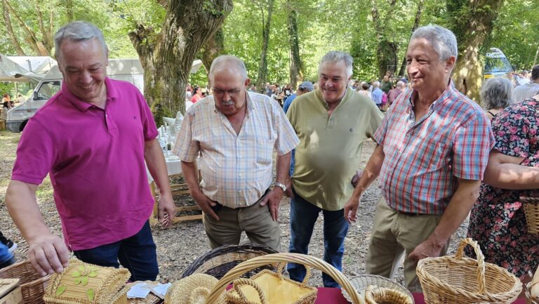 Samos celebra unha nova edición da súa feira de Ponche de Lóuzara