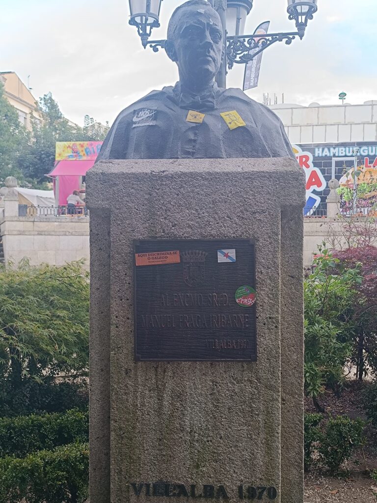 Nova vandalización na estatua de Manuel Fraga en Vilalba