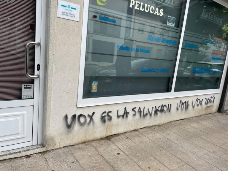 O PSOE de Lugo denuncia novas pintadas de ultradereita na súa sede