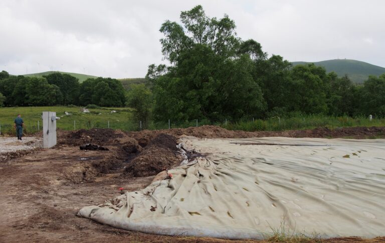 Unha balsa ilegal de xurros causa unha catástrofe ambiental no Landro