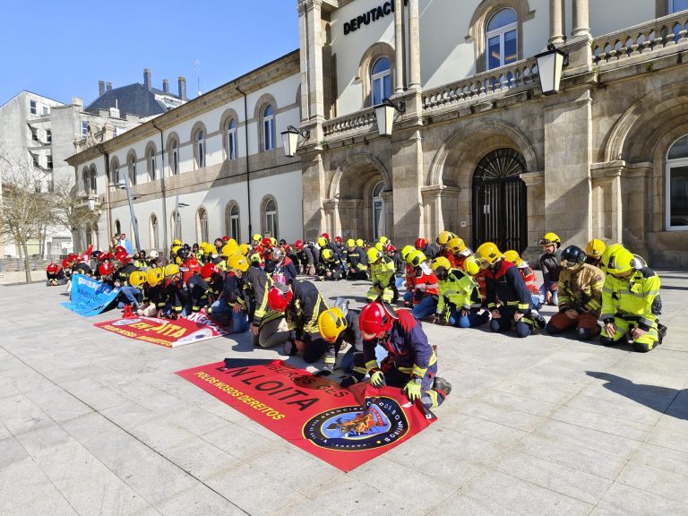 Os GES toman Lugo para esixir recoñecemento laboral e ameazan con folga se non hai solución