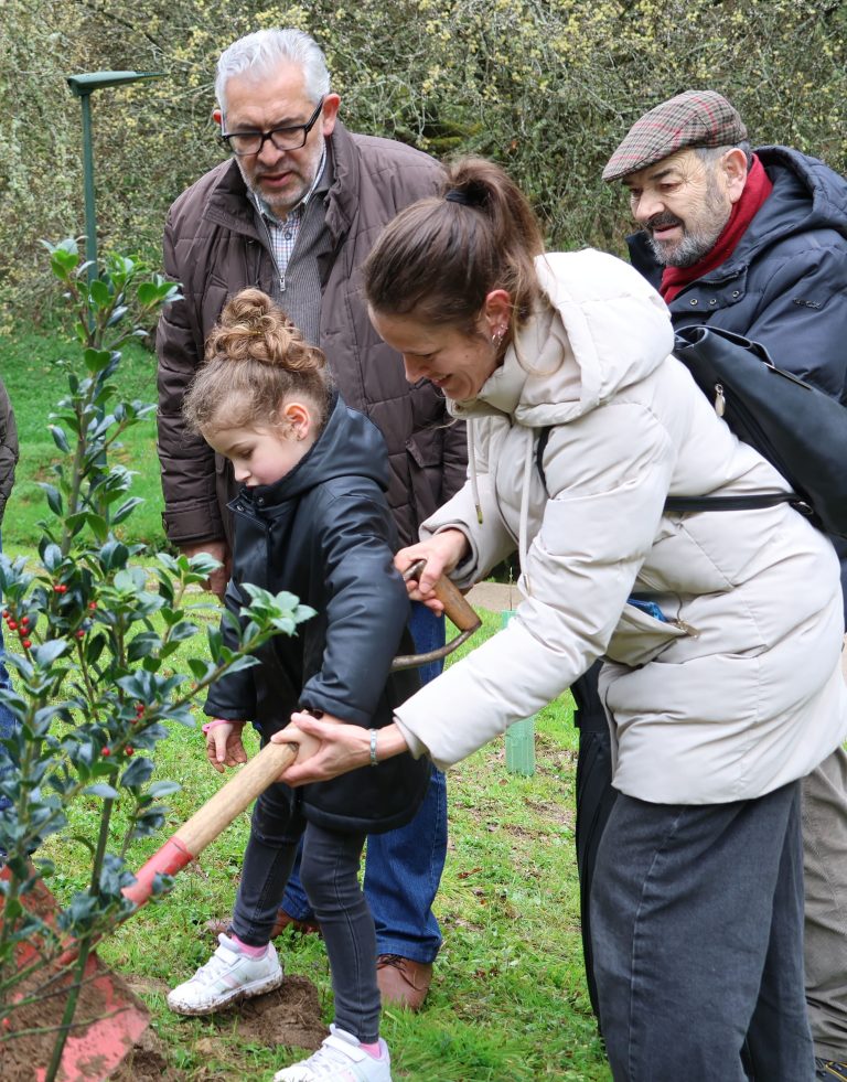 Plantación de especies autóctonas impulsada pola Deputación no Día da Árbore