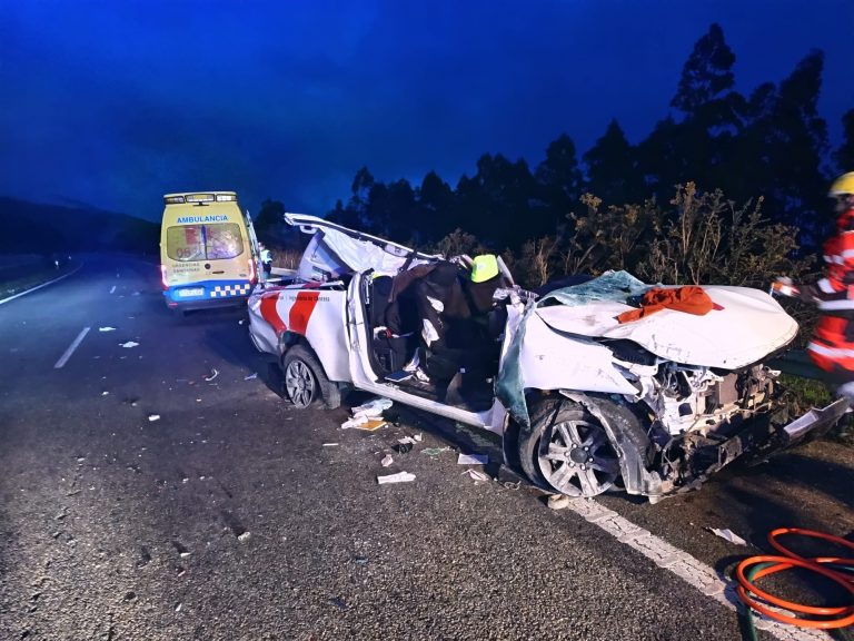 Un ferido nunha saída de vía en Barreiros e outro nun envorcamento en Pol