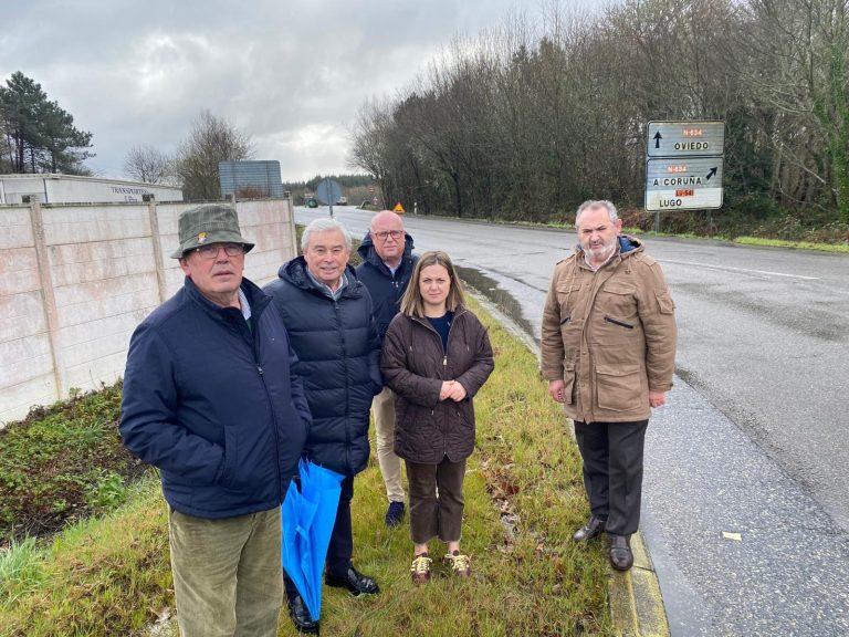 O PP de Lugo acusa ao Goberno de  “non arranxar” a N-624 nin tapar fochancas no polígono de Vilalba