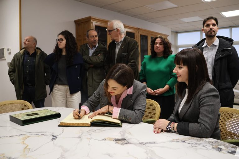 Carmela López comproba en Vilalba os traballos de humanización do centro urbano