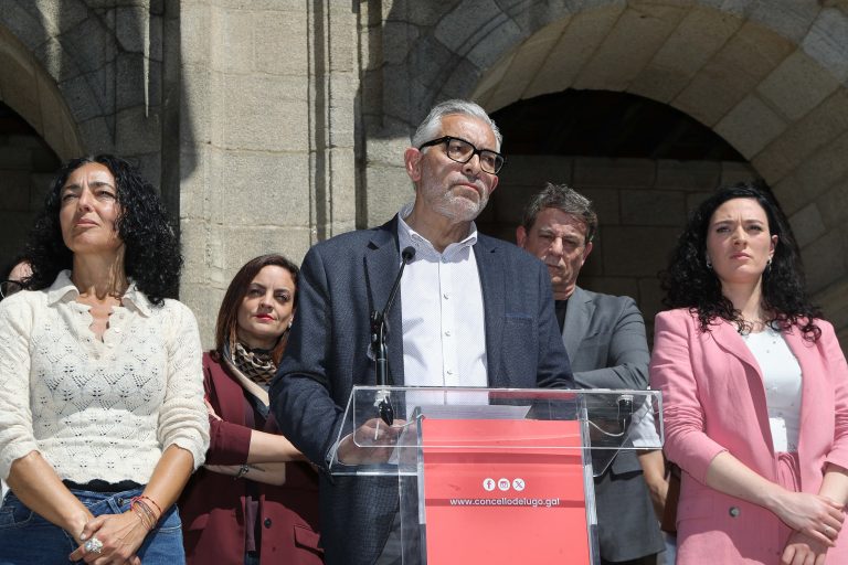 Lugo maniféstase contra o transfuguismo entre duras acusacións de “amoralidade” e “obsesión polo poder”
