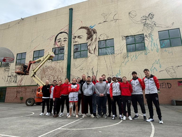 Mural de Rubén Paz para homenaxear a traxectoria de Ensino no Pazo