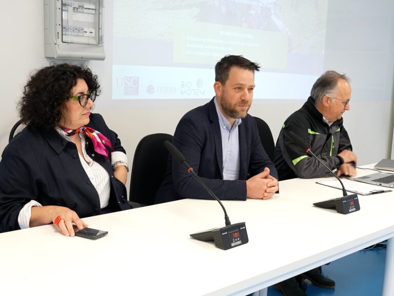 A Granxa Gayoso Castro acolle un curso de dixitalización de sistemas de xurro no que participan preto de 50 gandeiros