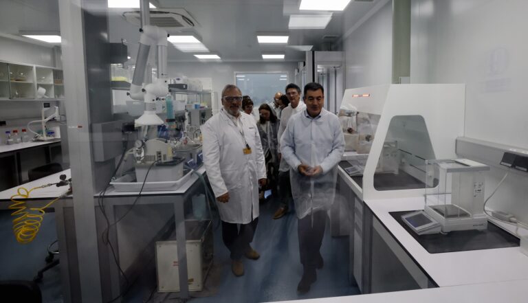 Acordo entre Xunta e Clúster da Saúde para reforzar a biotecnoloxía galega até 2027